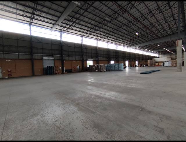 13,926M² WAREHOUSE TO LET IN GOSFORTH PARK